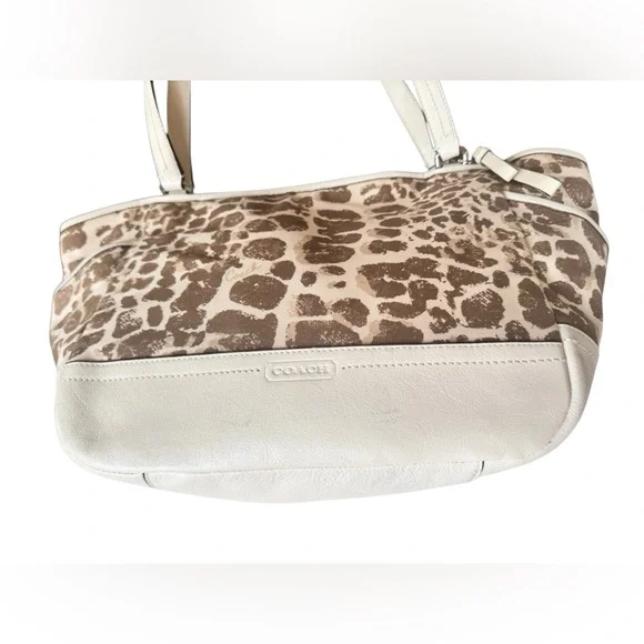 Coach Giraffe Print Bag - Picture 5 of 10